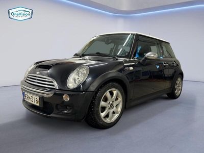 käytetty Mini Cooper S R53 Supercharged Parkline 125kw *Lasikatto/Nahat/Huikea varustelu katso lista!* *** 3,99% +kulut kiinteä korko -kampan