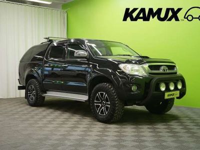 käytetty Toyota HiLux Double Cab 3,0 D-4D 4WD Executive Black Edition /