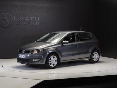 käytetty VW Polo Comfortline 1,4 63 kW (85 hv) 4-ovinen / Lohkolämmitin / Vakionopeudensäädin / Tutkat