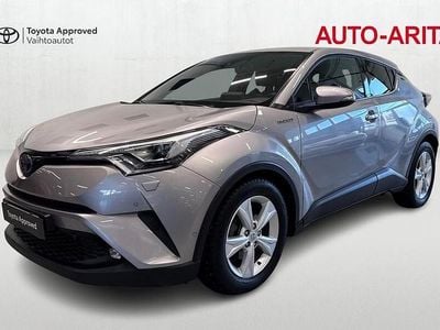 Käytetty Toyota C-HR Premium 122 HP (89 kW) 2018 Hopea Katumaasturi