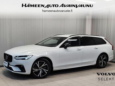 Valkoinen Käytetty 2023 Volvo V90 Performance Farmari | 49 900 € (Hieman kallis)