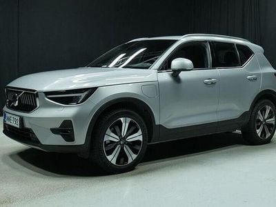 Käytetty Volvo XC40 Plus 211 HP (155 kW) 2023 Harmaa Katumaasturi