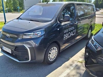 Punainen Käytetty 2024 Toyota Proace Comfort Tila-auto | 41 500 €