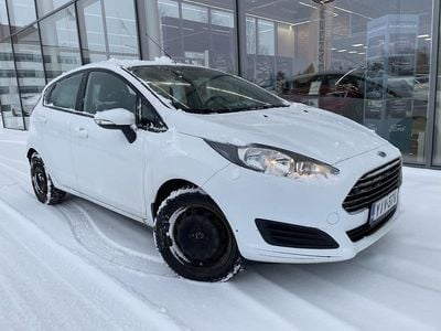 Käytetty Ford Fiesta Trend 80 HP (58 kW) 2015 Valkoinen Viistoperä