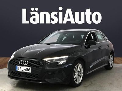 Käytetty Audi A3 Sportback e-tron Business 204 HP (150 kW) 2022 Musta Viistoperä