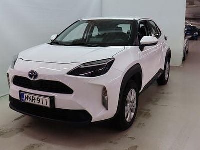 Valkoinen Käytetty 2024 Toyota Yaris Cross Business Edition Katumaasturi | 20 800 €