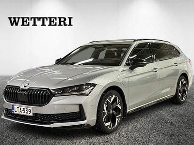 Käytetty Skoda Superb SportLine 204 HP (150 kW) 2025 Hopea Farmari