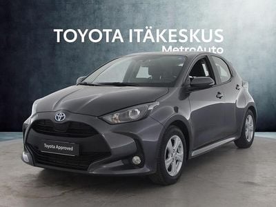 Harmaa Käytetty 2023 Toyota Yaris Hybrid Active Viistoperä | 20 990 € (Perustarjous)