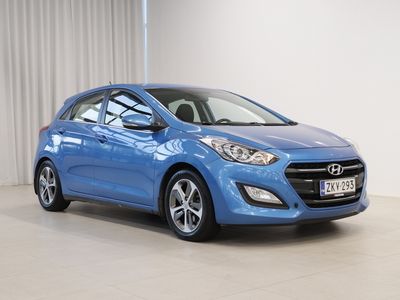 käytetty Hyundai i30 5d 1,6 CRDi 6MT ISG Comfort - Todella siisti, Lohkolämmitin, Vetokoukku - J. autoturva - Ilmainen kotiintoimitus!