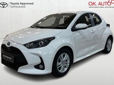 Valkoinen Käytetty 2023 Toyota Yaris Hybrid Active Viistoperä | 21 790 € (Perustarjous)
