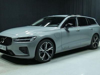 Harmaa Käytetty 2025 Volvo V60 Performance Farmari | 51 690 € (Kallis)