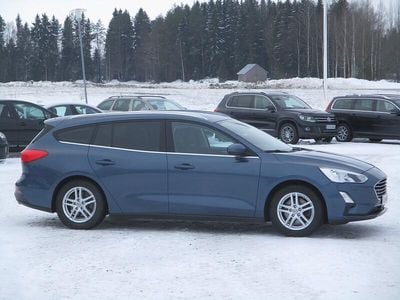 Käytetty Ford Focus Trend 125 HP (91 kW) 2019 Sininen Farmari