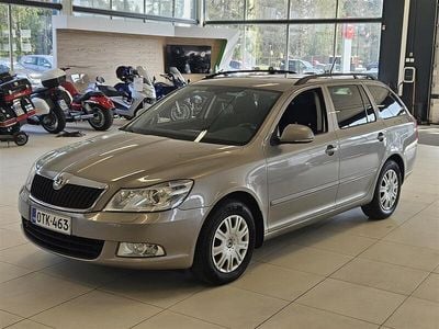Käytetty Skoda Octavia Ambiente 122 HP (89 kW) 2012 Ruskea Farmari