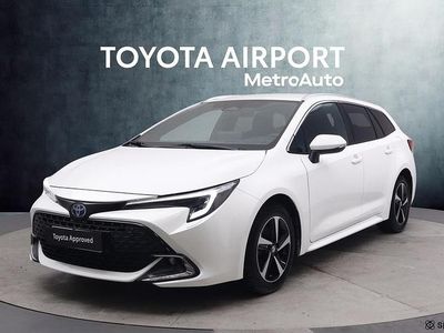 Valkoinen Käytetty 2023 Toyota Corolla Edition Farmari | 28 480 € (Perustarjous)