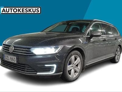 Harmaa Käytetty 2018 VW Passat GTE Farmari | 10 900 € (Supertarjous)