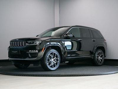 Käytetty Jeep Grand Cherokee Summit 381 HP (280 kW) 2024 Katumaasturi