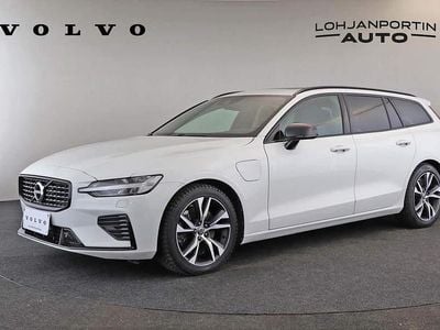 Valkoinen Käytetty 2021 Volvo V60 R-Design Farmari | 29 900 € (Perustarjous)