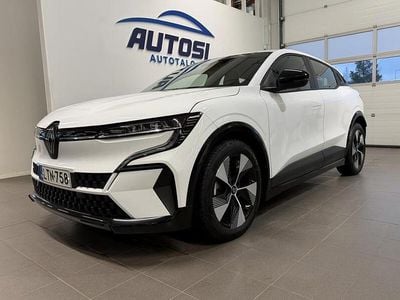 Valkoinen Käytetty 2023 Renault Mégane IV Equilibre Viistoperä | 22 490 €