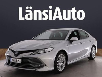 Hopea Käytetty 2021 Toyota Camry Style Sedan | 26 860 € (Perustarjous)