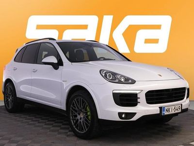Käytetty Porsche Cayenne S E-Hybrid Platinum Edition 462 HP (339 kW) 2017 Katumaasturi