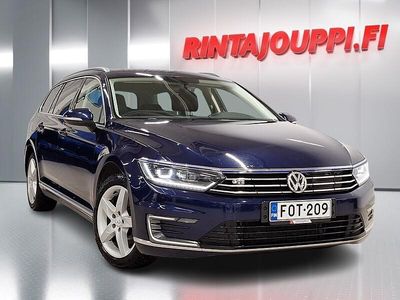 Sininen Käytetty 2017 VW Passat GTE Farmari | 10 990 € (Perustarjous)