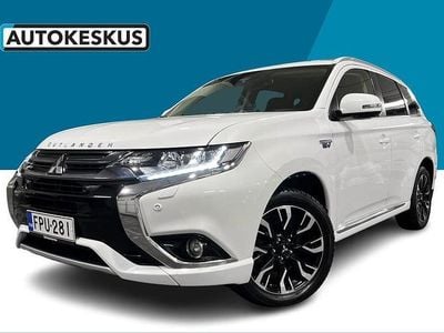 Valkoinen Käytetty 2018 Mitsubishi Outlander P-HEV Katumaasturi | 17 790 € (Hyvä tarjous)