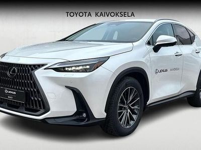 Valkoinen Käytetty 2025 Lexus NX450h+ Executive Line Katumaasturi | 67 900 € (Kallis)