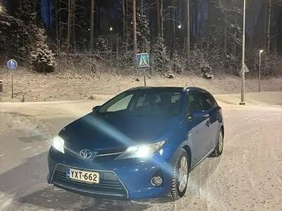 Käytetty Toyota Auris 99 HP (72 kW) 2014 Sininen Tila-auto