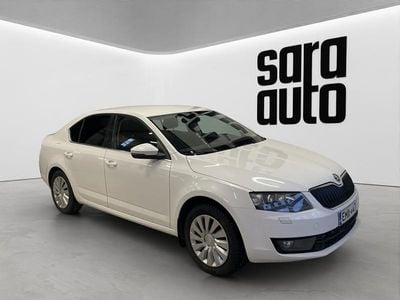 Käytetty Skoda Octavia Elegance 105 HP (77 kW) 2015 Sedan
