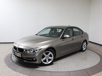BMW 330e