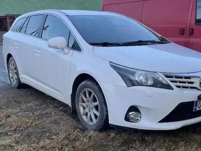 Valkoinen Käytetty 2012 Toyota Avensis Farmari | 9 400 € (Perustarjous)