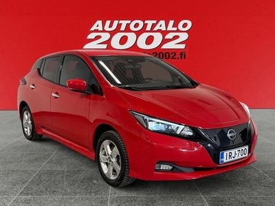 Käytetty Nissan Leaf N-Connecta 160 kW (218 HP) 2023 Punainen Viistoperä