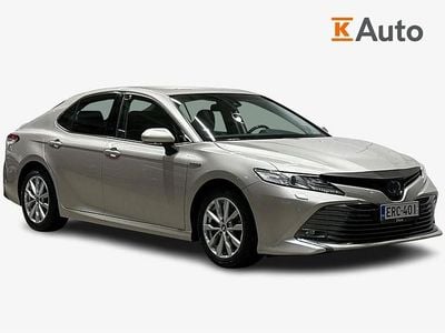Keltainen Käytetty 2019 Toyota Camry Premium Sedan | 28 800 € (Perustarjous)