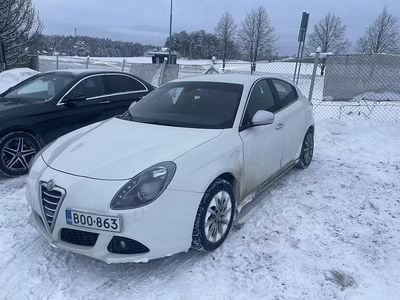 Käytetty Alfa Romeo Giulietta Business 170 HP (125 kW) 2011 Valkoinen Viistoperä