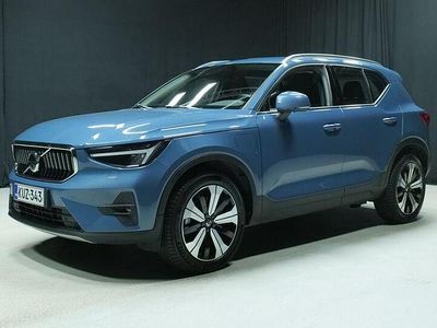 Sininen Käytetty 2023 Volvo XC40 Plus Katumaasturi | 35 400 € (Perustarjous)