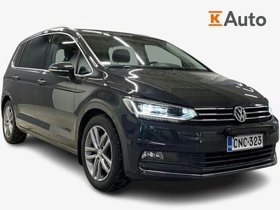 Käytetty VW Touran Highline 150 HP (110 kW) 2019 Harmaa Tila-auto