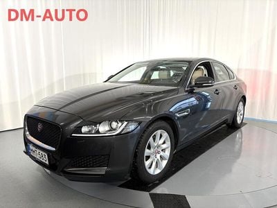 Käytetty Jaguar XF Business Edition 180 HP (132 kW) 2016 Harmaa Sedan