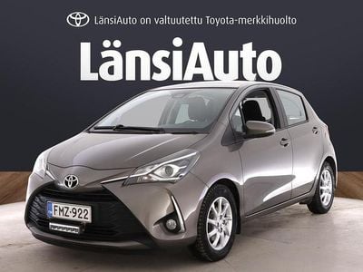 Käytetty Toyota Yaris Multidrive S 112 HP (82 kW) 2017 Harmaa Viistoperä