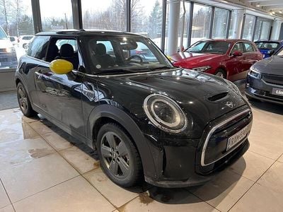 Käytetty Mini Cooper SE Essential 135 kW (184 HP) 2022 Musta Viistoperä