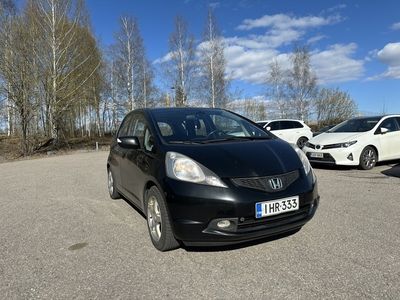 käytetty Honda Jazz 5D 1,4i Exclusive i-Shift ** Panorama / Vakkari / Aut.Ilmastointi / Lohkolämmitin + Sisäpistoke / Suomiauto **