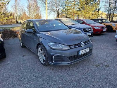 Käytetty 2020 VW Golf VII GTE Viistoperä | 22 300 € (Hieman kallis)