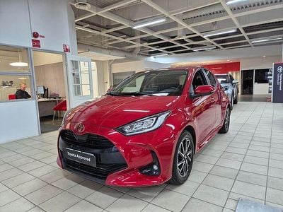 Käytetty Toyota Yaris Plus 114 HP (83 kW) 2024 Punainen Viistoperä
