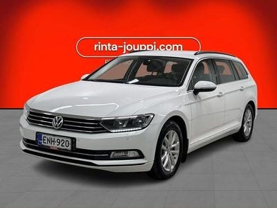 Valkoinen Käytetty 2015 VW Passat Comfortline Farmari | 8 380 € (Perustarjous)
