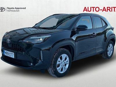 Käytetty Toyota Yaris Cross Plus 114 HP (83 kW) 2024 Musta Katumaasturi
