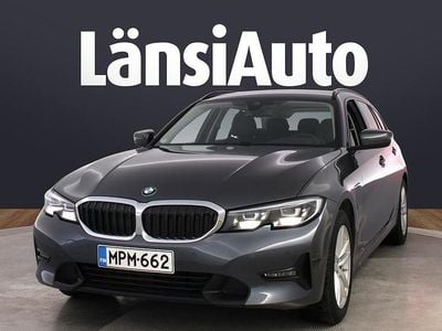 Harmaa Käytetty 2021 BMW 330e Sport Line Farmari | 24 480 € (Perustarjous)