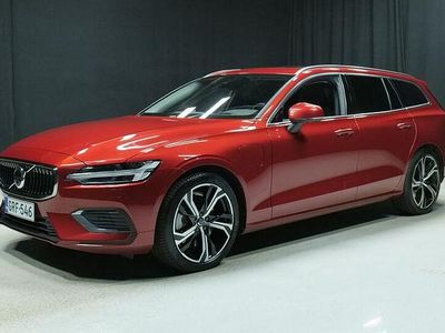 Fusion red Käytetty 2025 Volvo V60 Performance Farmari | 56 400 €