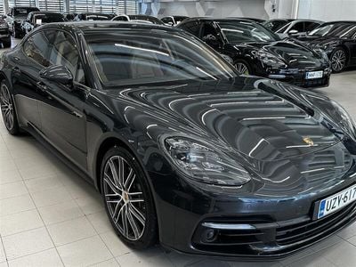 Porsche Panamera 4