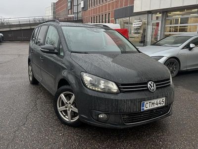 Harmaa Käytetty 2015 VW Touran Comfortline Tila-auto | 17 900 € (Perustarjous)