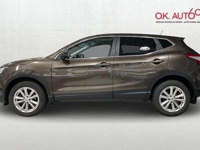 Ruskea (beige) Käytetty 2016 Nissan Qashqai Acenta+ Katumaasturi | 8 900 € (Perustarjous)