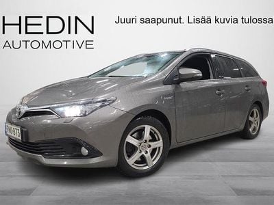 Harmaa Käytetty 2017 Toyota Auris Touring Sports Active Farmari | 15 490 € (Perustarjous)